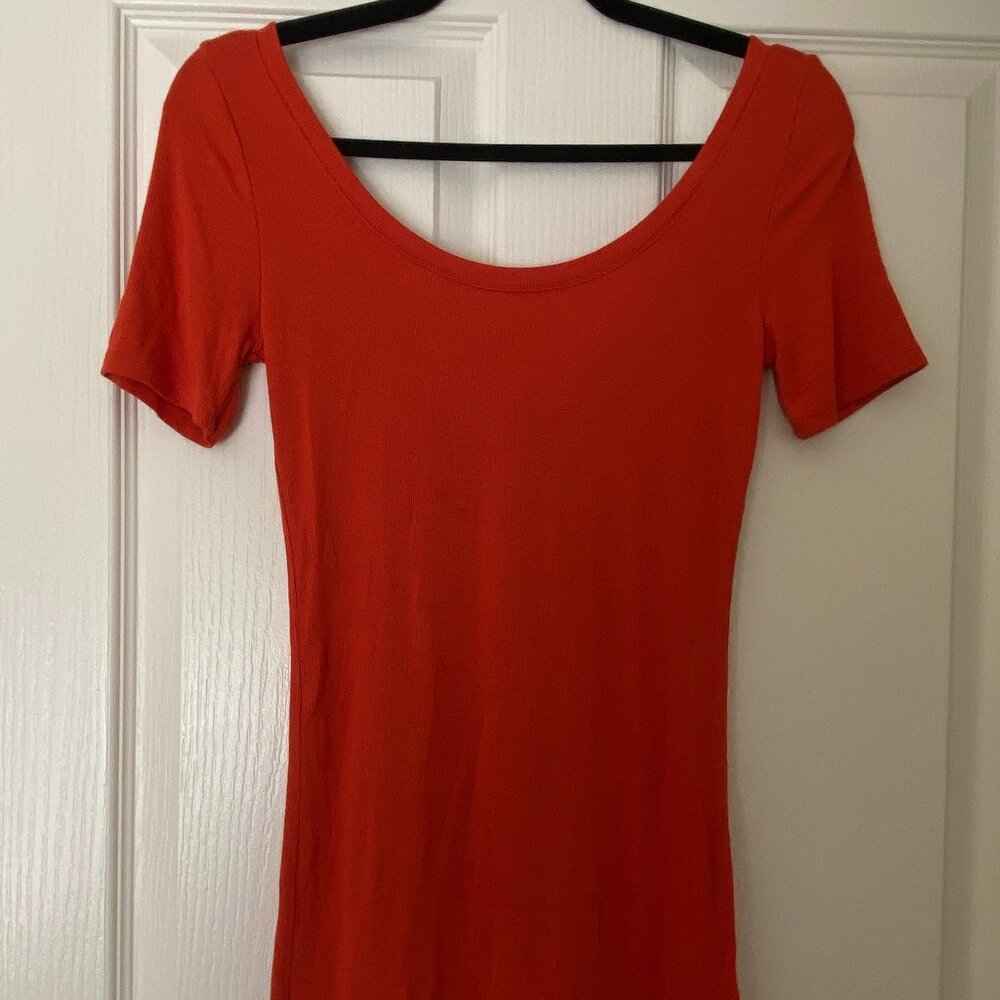 Anthropologie x Saturday Sunday ribbed ballet neck red/orang tee in size small